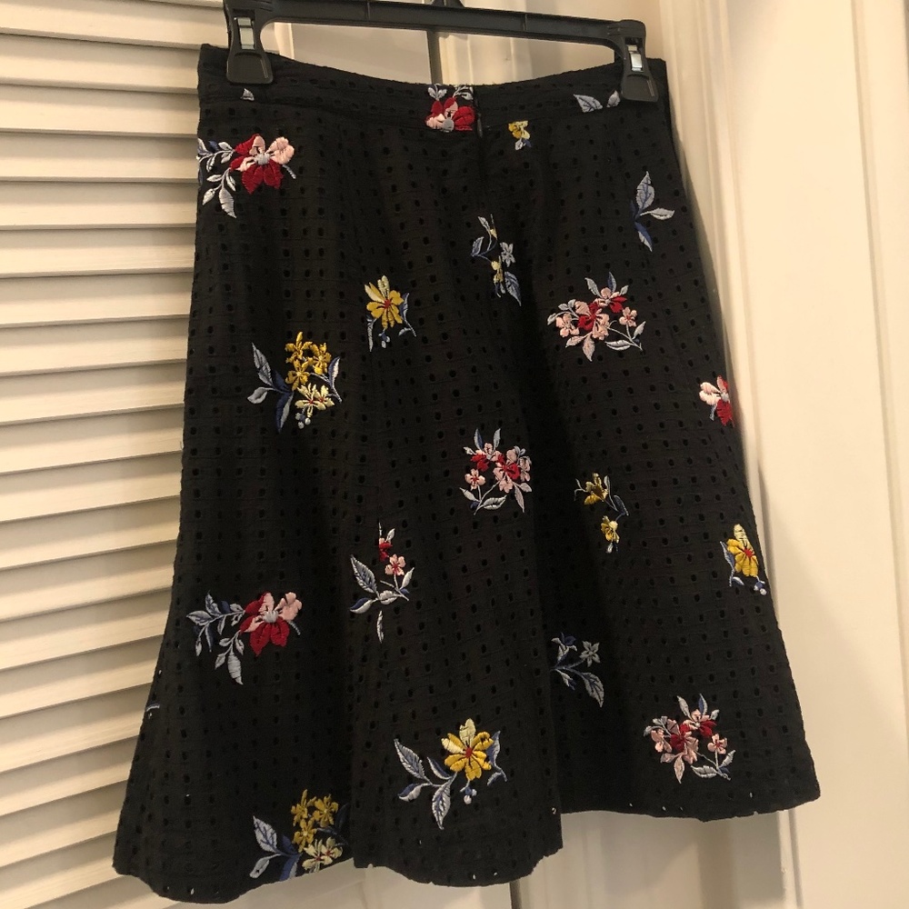 Ann Taylor skirt. Size 10.